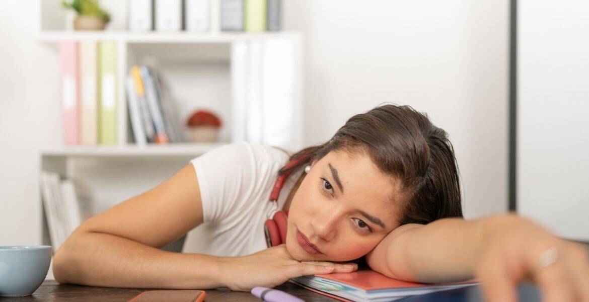 Why People With ADHD Struggle to Stay Committed — And What Actually Helps