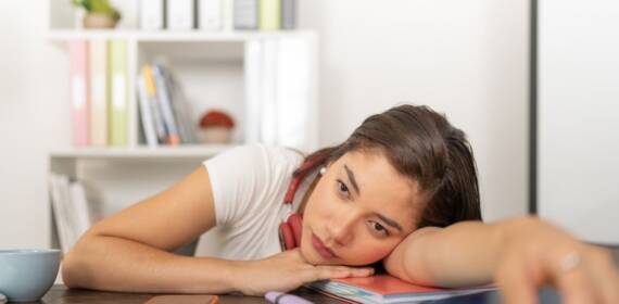 Why People With ADHD Struggle to Stay Committed — And What Actually Helps